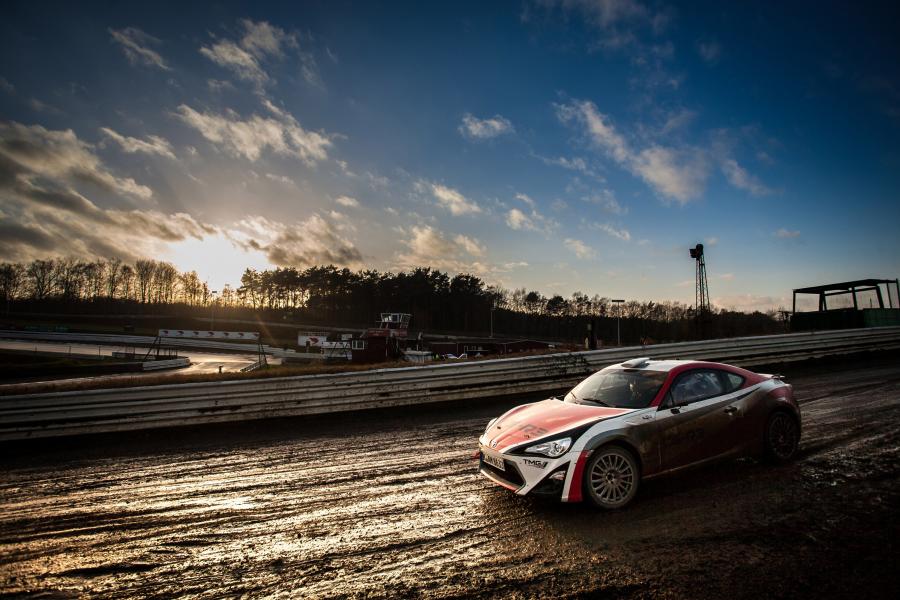  Toyota GT 86 CS-R3 Rally Car 2015 года  (фото 18 из 19)
